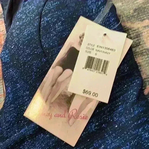 Honey and Rosie gorgeous dress - Picture 4 of 6